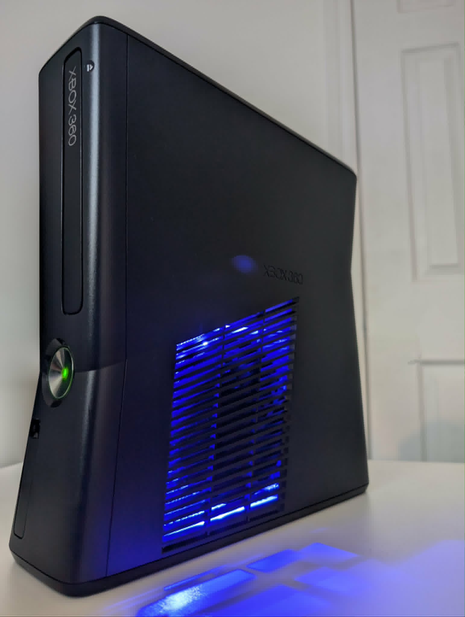 Blue LED fan mod